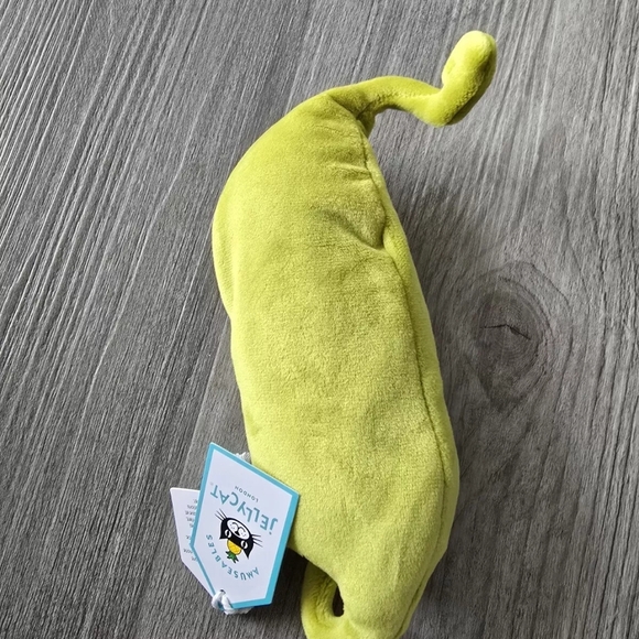 Jellycat Amuseable Pea Pod Plushie - Picture 5 of 5